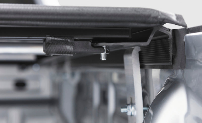 Access Vanish 1998-2004 Nissan Frontier Crew Cab 4ft 6in Bed Roll-Up Cover