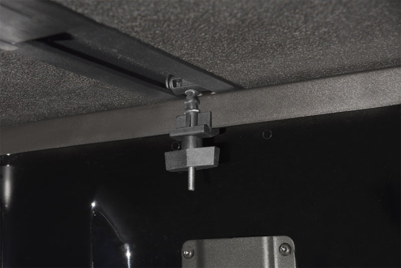 Extang 09-13 Nissan Frontier (6ft Bed) (w/ or w/o Track Sys) (6ft) Solid Fold 2.0