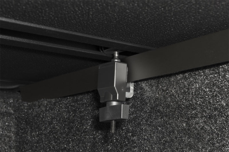 Extang 09-13 Nissan Frontier (6ft Bed) (w/ or w/o Track Sys) (6ft) Solid Fold 2.0