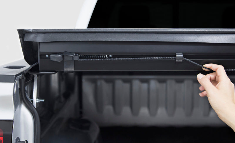 Access Lorado 1998-2004 Nissan Frontier Crew Cab 6ft Bed and 98-04 King Cab Roll-Up Cover